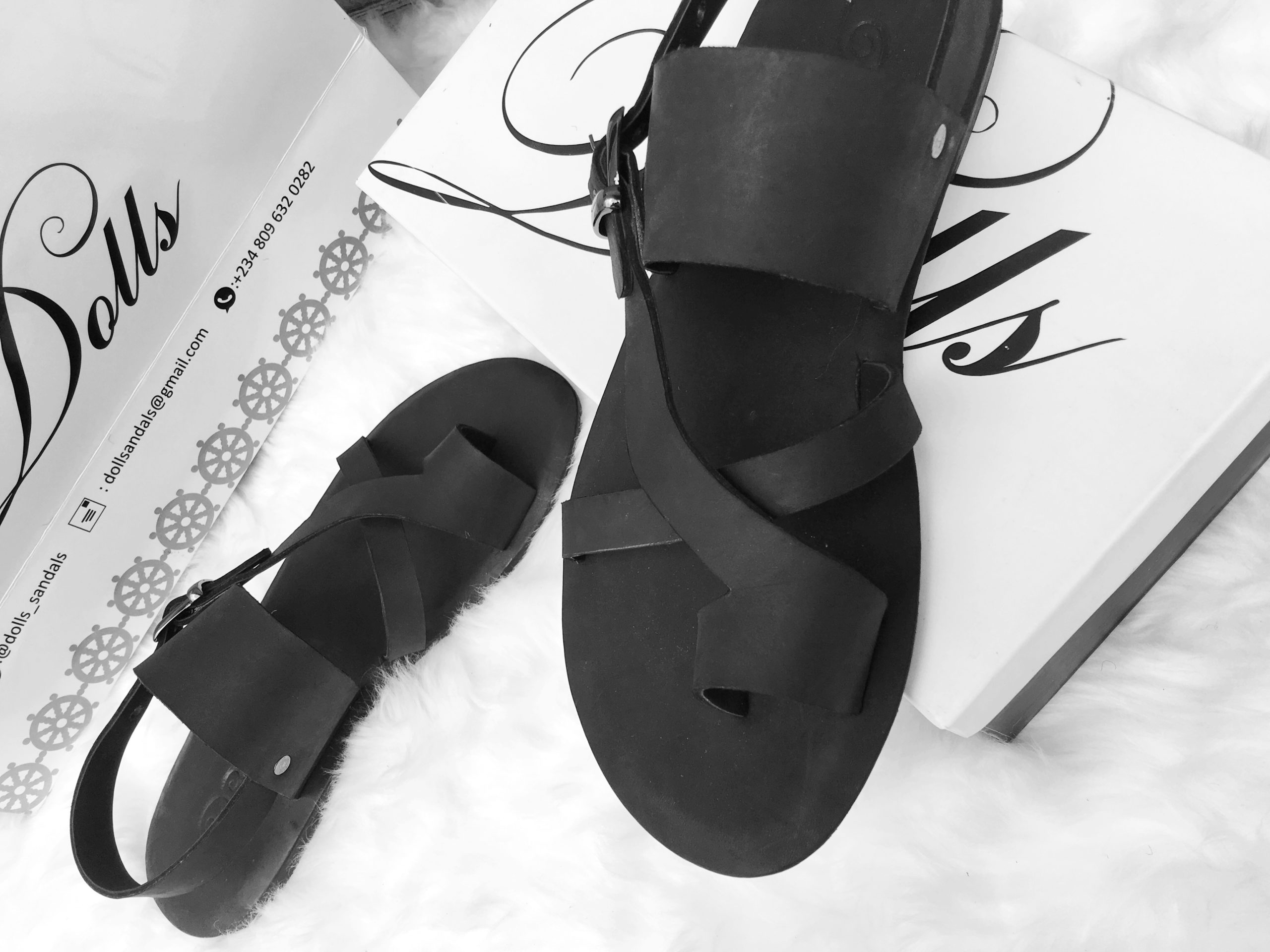 picture of a toe hold sandal for men by Dolls leather products