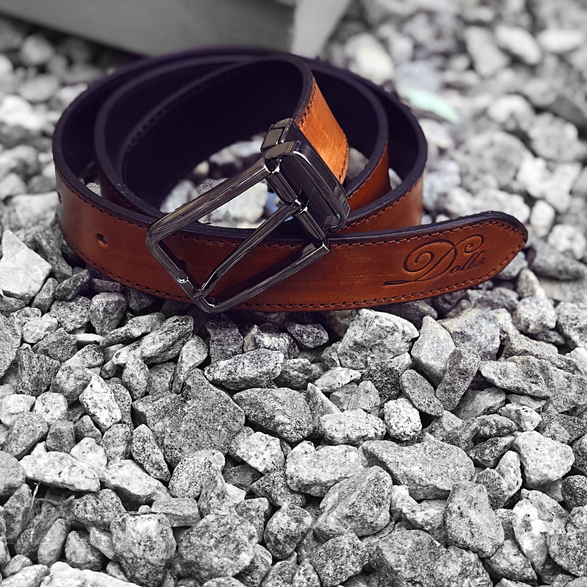 picture of a mens reversible belt by Dolls leather products